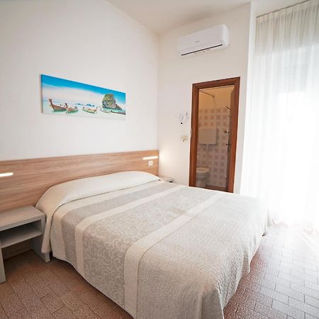 Hotel Mara Rimini Exteriör bild